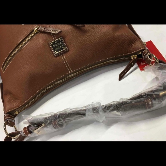 NWT Dooney & Bourke Front Duel Zipper Hobo Bag in Gorgeous Light Carmel Brown - Picture 6 of 10